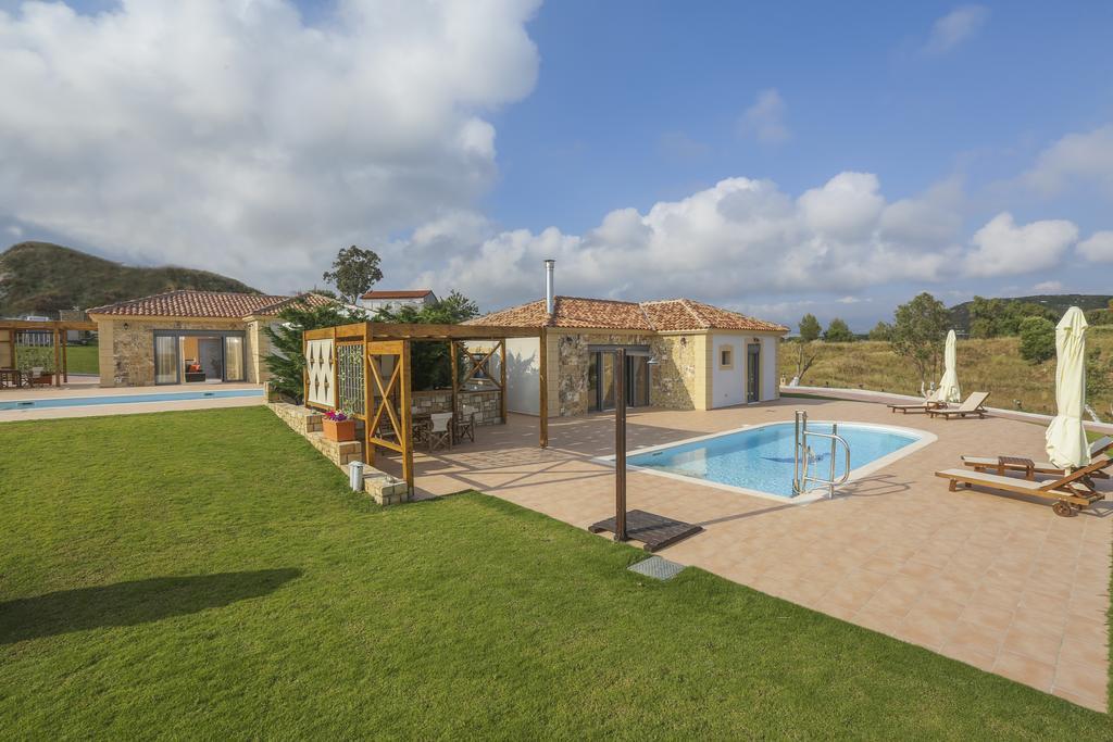 Ameadros Resort Mantzavinata Exterior photo